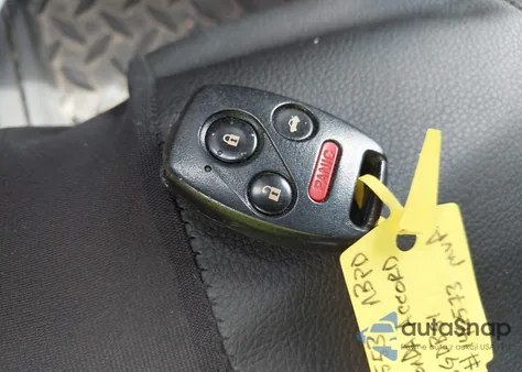 2010 Honda Accord 2.4 Lx z USA, uszkodzony, nr VIN 1HGCP2F33AA146573